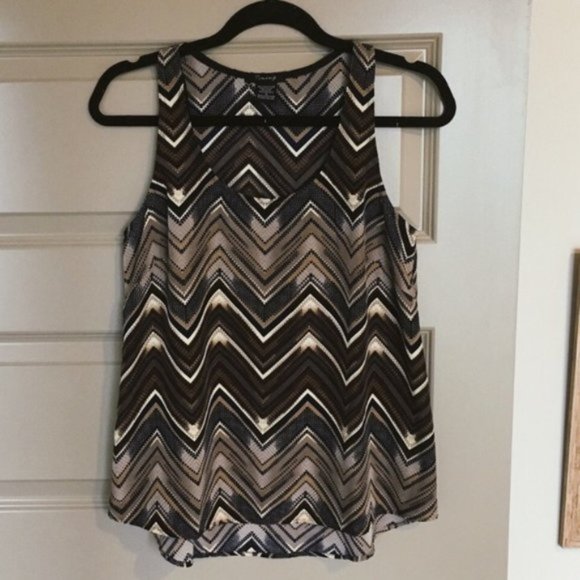 Timing Fashion Brown Pattern Top - Picture 2 of 4